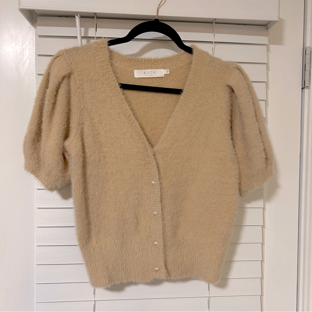 ASTR Ulta-Fuzzy Pearl Button Blouse